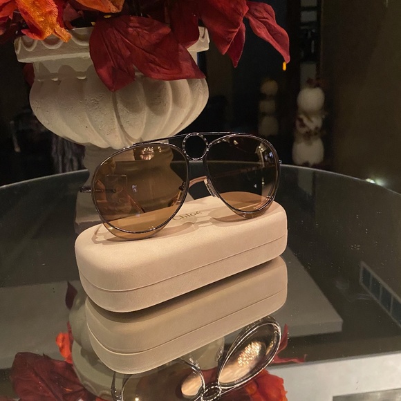 Chloe CE144S BRAND NEW WITH CASE CLOTH - Picture 2 of 4